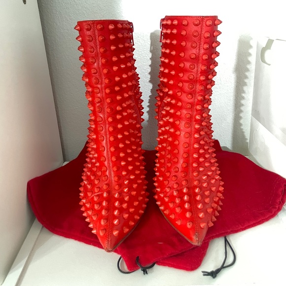 CHRISTIAN LOUBOUTIN “Snakilta” Red Spiked Booties - Picture 2 of 9